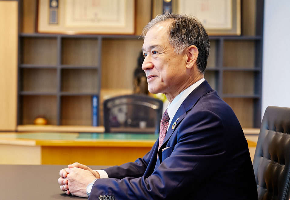 加藤頭取対談写真