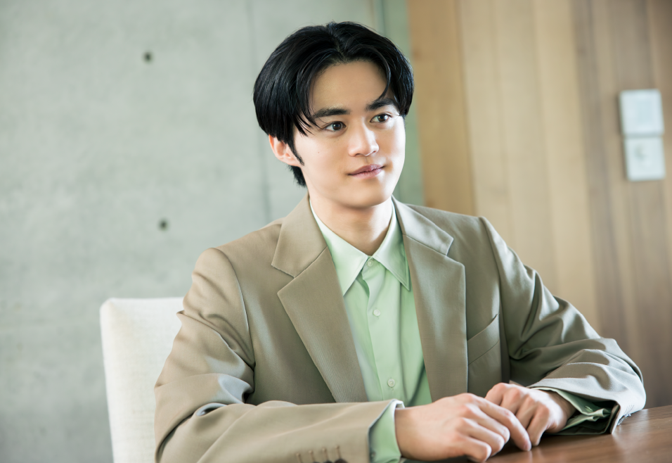 鈴鹿央士様の写真