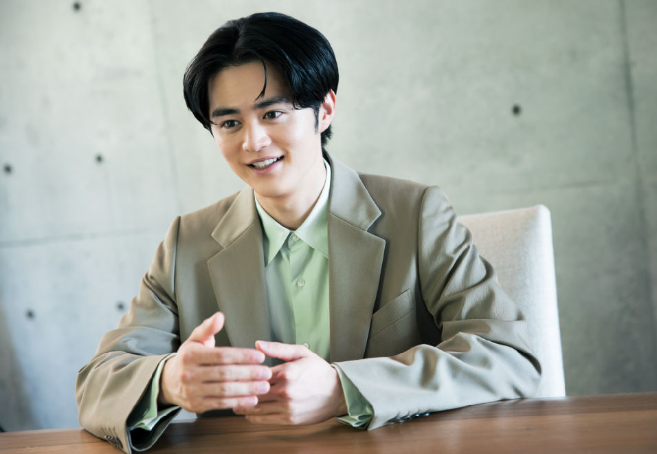 鈴鹿央士様の写真