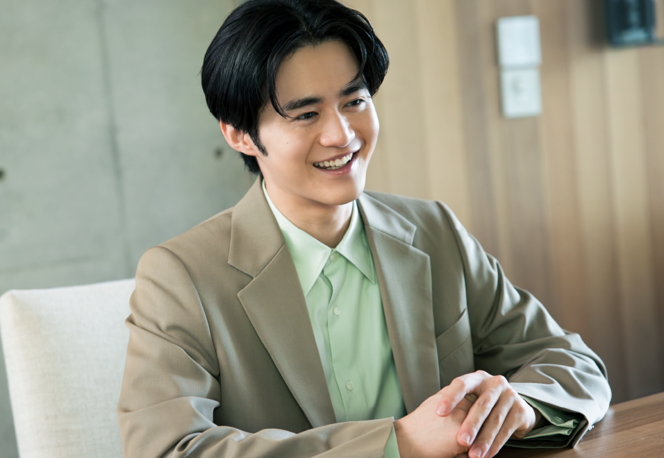 鈴鹿央士様の写真真