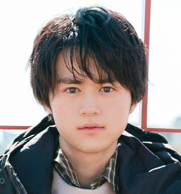 鈴鹿央士さん写真